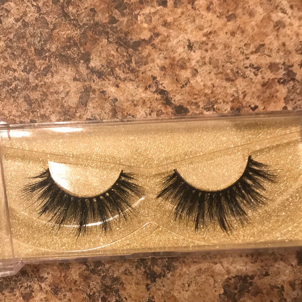Mink eyelashes
